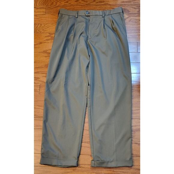 IZOD Madison w/ Sport Flex Men's Tarmac Khaki Green Chino Pants Size 36 x 32 - Picture 1 of 11